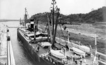 Die SS Ancon in der Miraflores-Schleuse