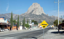 Blick auf den Peña de Bernal, Mexiko