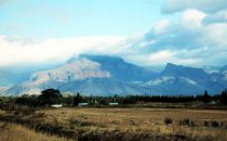 Blick auf die Drakensberge vom Lowveld, Südafrika