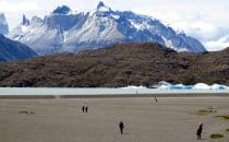 on the shore of Lago Grey, Torres del Paine Nationalpark, Chile © Bertram Roth
