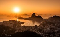 Sonnenaufgang mit Blick auf den Zuckerhut, Rio de Janeiro, Brasilien