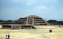 Stufenpyramide in Teotihuacán