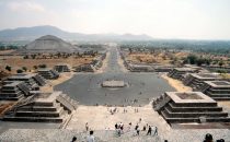 View from the Pyramid of the Moon to the Avenue of the Dead in Teotihuacán