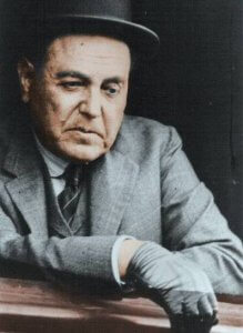  Hipólito Yrigoyen am Zugfenster im Rahmen einer Wahlkampfreise 1926 